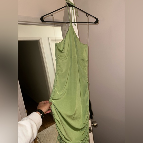 Green cocktail dress - Picture 2 of 6